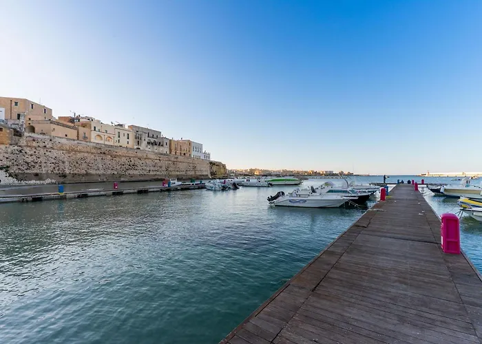 Bacchus Historic * Otranto