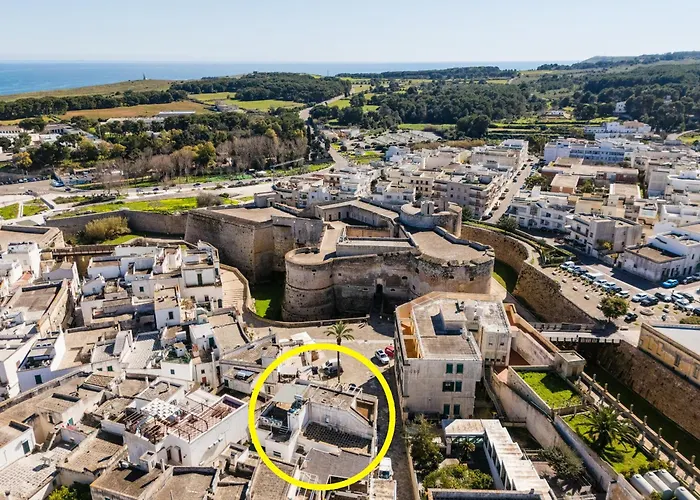 Bacchus Historic Holiday home Otranto